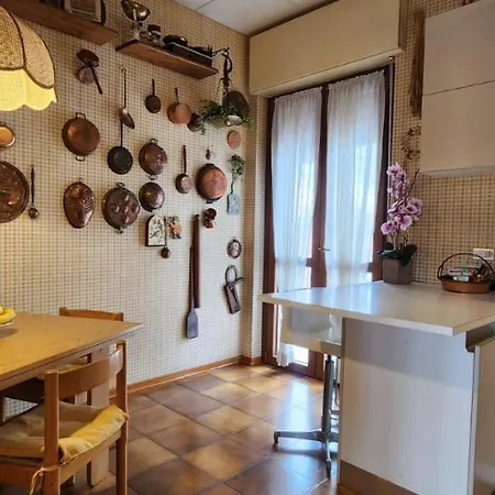 Sunflower House Апартаменты Алессандрия