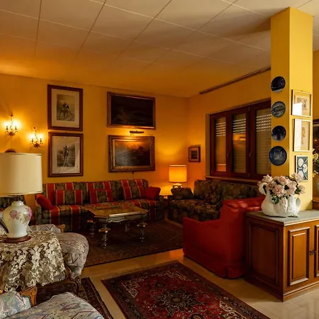 Sunflower House דירה