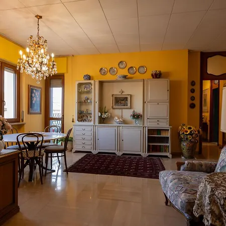 Sunflower House Apartmán *