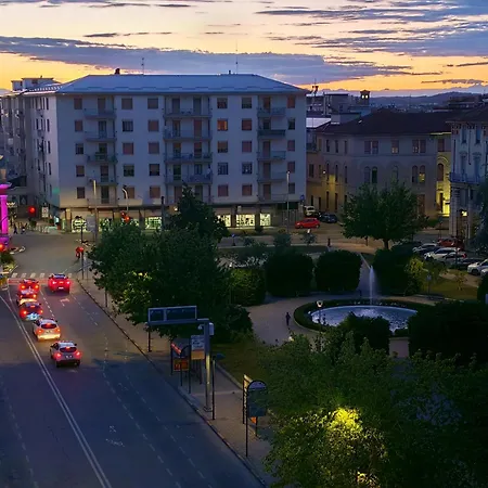 Sunflower House Апартаменты *