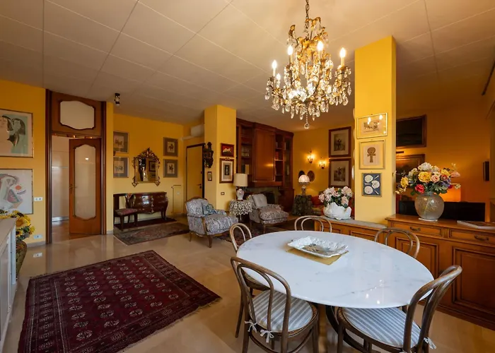 דירה Sunflower House אלסנדריה